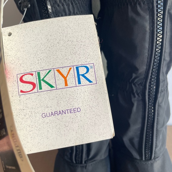 New Tags On! SKYR black nylon, thermolite snow boot size 8M - Picture 7 of 8